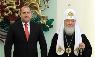 Руският патриарх Кирил поздрави Румен Радев за преизбирането му за президент