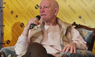 Звездите от спектакъла В самотата на памуковите полета от Бернар Мари