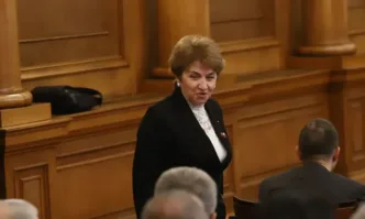 Румен Радев освободи Плугчиева дни след номинирането ѝ за министър от кабинета Габровски