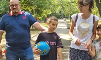 8-годишният Гого, ударен от мълния в Бургас, мечтае да стане като Меси
