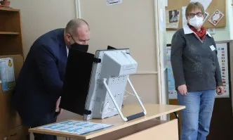 Николай Стефанов: Колко лесно се гласува машинно ще ни покаже един силно компютърно грамотен човек - Румен Радев