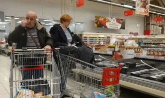 Министерството на развитието в Гърция налага глоби на магазини за