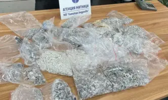Хванаха 27 кг сребърни бижута в камион от Турция