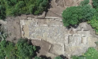 Значима находка: Откриха кирилски надпис от времето на Симеон в крепостта Балък дере край Хухла