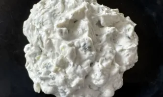 Популярната българска салата Снежанка се нарежда на първо място сред