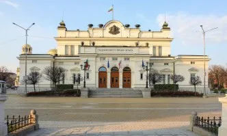 Владислав Горанов и Николина Ангелкова могат да се върнат като депутати в парламента