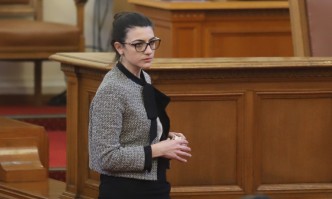 Лена Бориславова начело на комисията за промени в правилника на НС