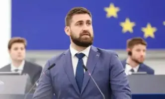 Евродепутатът от ГЕРБ Андрей Новаков е влязъл в казармата доброволно