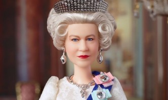 На пазара: Барби – кралица Елизабет II за 75 долара