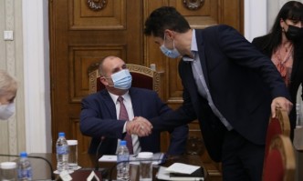 Димчев: Съвсем скоро президентът-премиер ще връчи премиерски мандат на премиерът-противоконституционен министър
