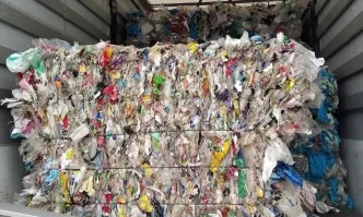 Камиони с пластмасови отпадъци от Румъния, Полша и България са задържани на границата с Турция