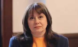 По искане на парламентарните комисии на труда и социалната