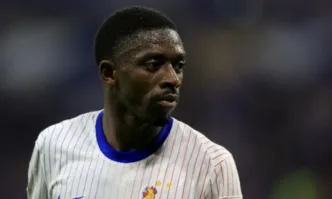 Нападателят на ПСЖ Усман Дембеле е фаворитът да спечели Златната