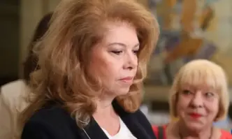 Вицепрезидентът Илияна Йотова призова пред журналисти да изчакаме края на