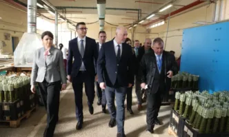 Министър председателят Росен Желязков посети производствената база на ВМЗ Сопот в Иганово