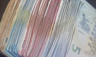 11 000 евро в такси с надпис Игрална зала: Арестуваха общинар и член за СИК за купуване на гласове