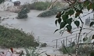 Водата е заляла село Лозенец Оранжев код за обилните валежи