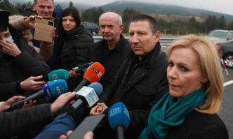 Жертвите на трагедията се идентифицират имало е втори шофьорСъвместно заседание