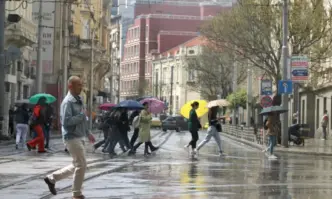 Оранжев код за обилни валежи и гръмотевични бури е обявен