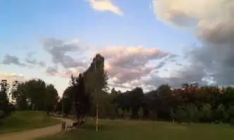 Облачността ще бъде значителна купеста и купесто дъждовна и на много