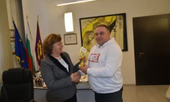 БФАС отличи кмета на Ловеч за приноса за развитие на българския автомобилен спорт