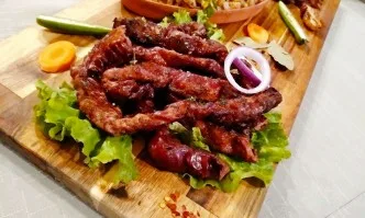 Зима по сръбски – истинско месо, хрупкава туршия и хубави емоции