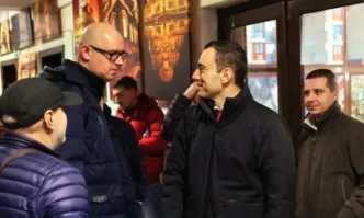 Няма да оставим децата да платят сметката Това заяви кметът