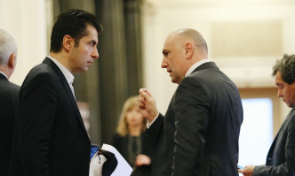 Да се поставя категорично и ясно червена линия че отново