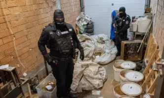 Задържан е 44 годишен криминално проявен столичанинСтолични полицаи разкриха нелегална фабрика
