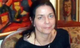 От Фейсбук профила на поетесата Рашел ЛевиМисля си че магазините