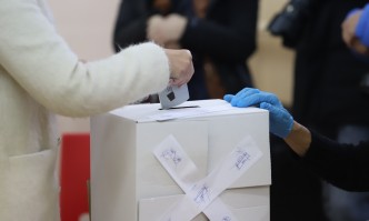 Едва сутринта станаха ясни първите официални резултати от вота идващи
