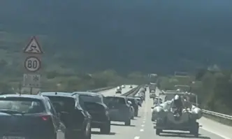 За километрично задръстване в посока София преди тунела Траянови врата