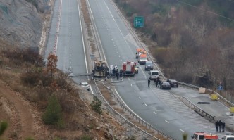 Телата на загиналите при автобусната катастрофа на АМ Струма ще