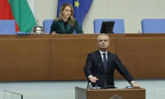 Андрей Гюров представи потресаващ кабинет с мумии на прехода Да