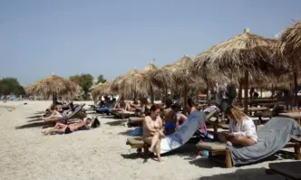 Наложена е временна забрана за къпане на плаж на Никити