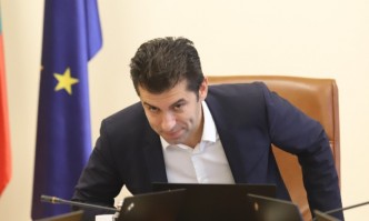 От Фейсбук профила на журналистът Цветан ФиковКирил Петков да чакаш