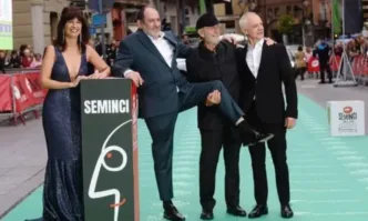 Българският актьор и легендалният му испански колега си поделят