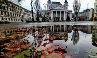 Днес още от сутринта облачността от запад ще започне бързо