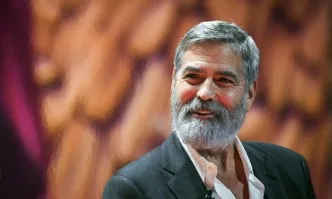 Джордж Клуни влезе в болница след рязко сваляне на килограми заради роля