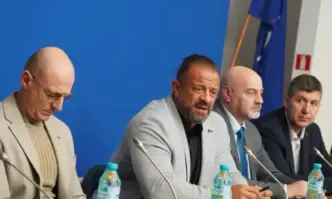 Екоорганизациии хотелиери и ресторантьори са категорични че ветрогенераторите в морето