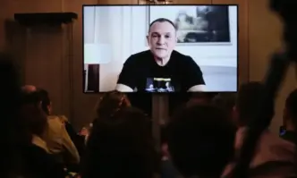 Цяла седмица една плеяда обявили себе си за журналисти разтягат