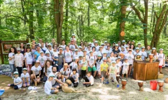 Радина Кърджилова и Деян Донков отново се включиха в социално