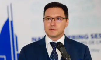 Очевидно има синхрон между ПП ДБ и Възраждане коментира в Денят