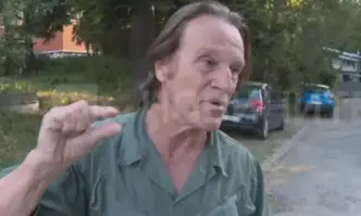 Съпругата ми е изгубила кучето си Много го обичаше Има