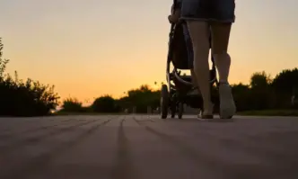 АВТОР ЕЛЕНИ СИДЕРА Малко разсъждения По данни на статистиката всеки трети