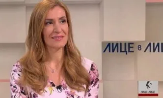 Николина Ангелкова: Нека да не отписваме сезона