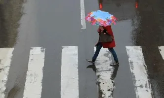 Опасно време: Жълт код за дъжд и гръмотевици в 7 области на страната