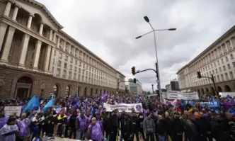Протестиращи енергетици и миньори блокираха центъра на София