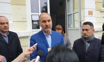 След загубения облог: Любо Огнянов си търси часовника от Цветанов, политикът не отговаря на поканите за участие...