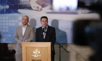 ЦИК може да инсталира софтуер на машинитеМашините за гласуване се